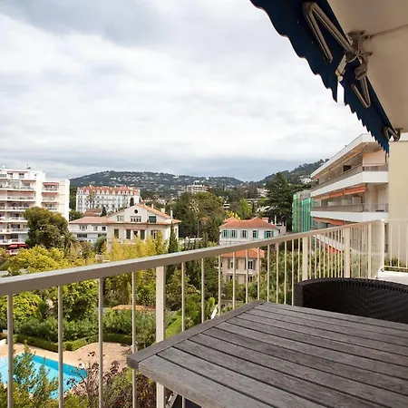 Victor Hugo Topfloor Apartman Cannes